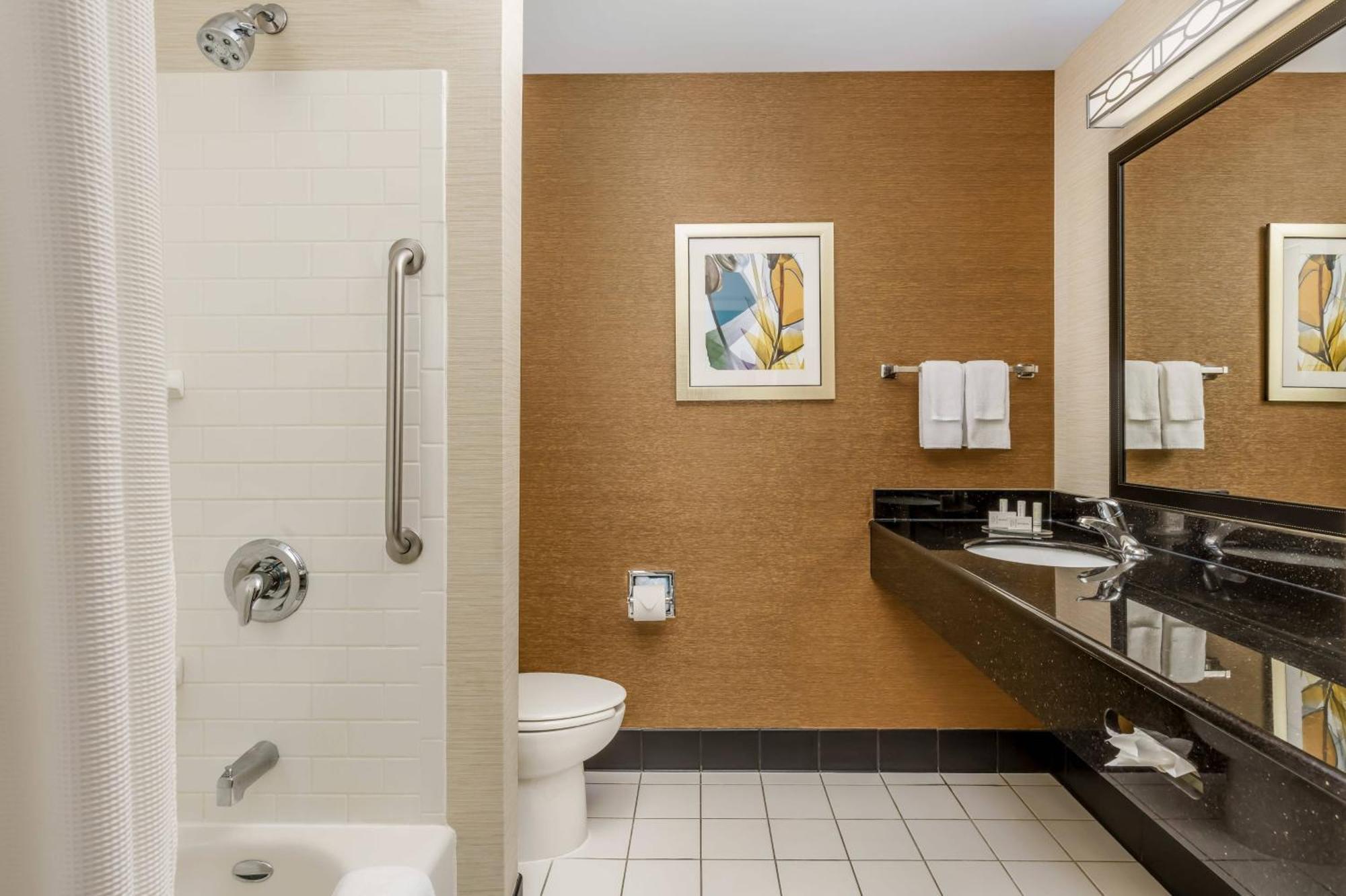Fairfield By Marriott Peoria East Hotel Exterior photo
